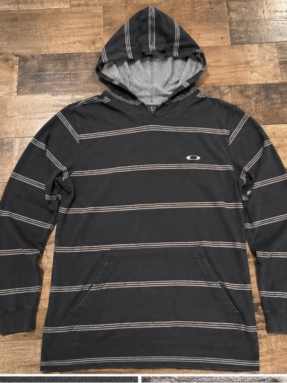 Oakley Hoodie Mens Large Black Gray Striped Long Sleeve Pullover Y2K Skate